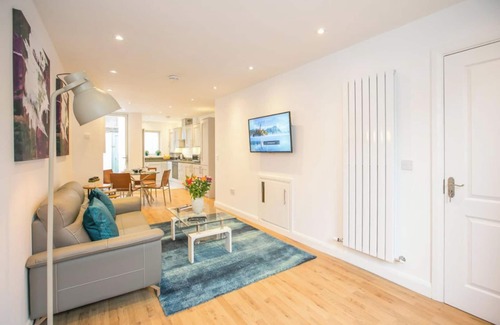 Dublin Apartment | In The Heart Grand Canal 3 Bedroom Apartment