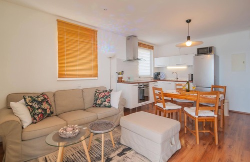 Pisak Apartment | In the heart of Dalmatia and between the lively towns of Omi.