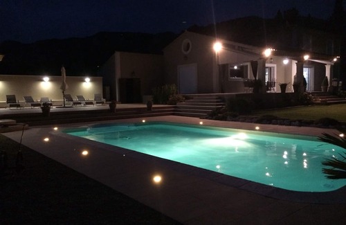 Cheval-Blanc Villa | In the heart of the luberon, character villa with swimming pool