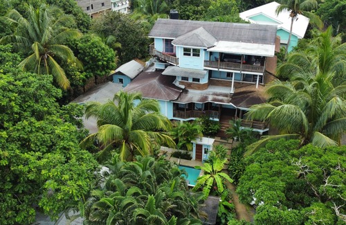 Antoneys Cay Apartment | In the heart of West End, Roatan - Mariposa Lodge - Unit 2