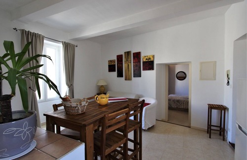 Cabrieres-d'Avignon Apartment | In the Luberon - Gite l'Arbousier 3* - 4 people - Gites Provence et Nature
