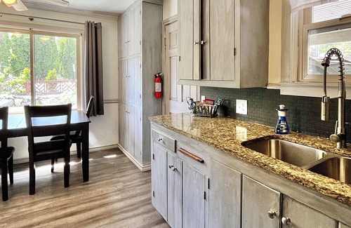 Chelan House | In-Town Escape: Pet-Friendly, Hot Tub, 3-Min Walk to Don Morse Park (waterfront)