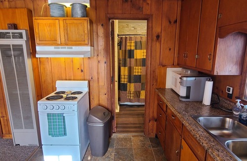 Newberry House | In-town; trail 100' away; playground across street; dog friendly w/fee.