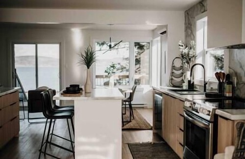 Dalhousie Apartment | Inch Arran Escape - Waterfront, king bed, D/W, Firepit