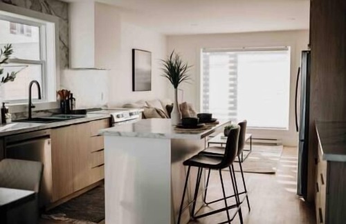 Dalhousie Apartment | Inch Arran Escape - Waterfront, king bed, D/W, Firepit