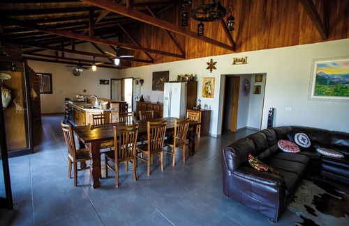 Palmeira House | Incrível casa de campo com WiFi em Palmeira/PR