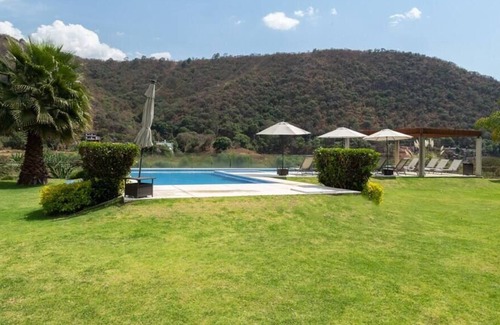 Centro House | Increíble Propiedad con Inmenso Jardín y Alberca!