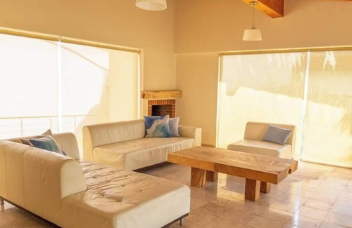 Centro House | Increíble Propiedad con Inmenso Jardín y Alberca!