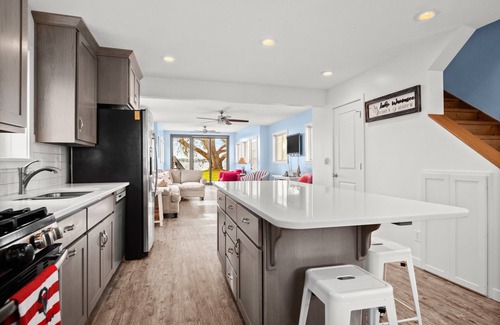 Syracuse House | Incredbile View of Lake Wawasee with sandy lake bottom