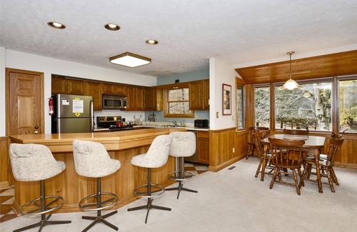 Old Timberline House | Incredible location + spectacular scenery = perfect vacation location!