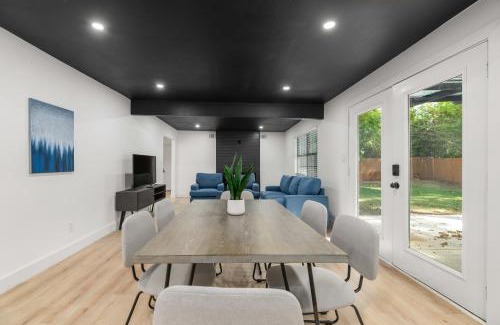 Dallas House | Incredible Modern 4 Bedroom