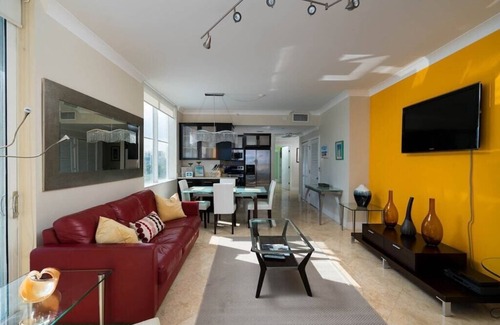 South of Fifth Condo | Incredible Ocean Views! Luxury 2BD in Heart of South Beach & Steps to the Sand!