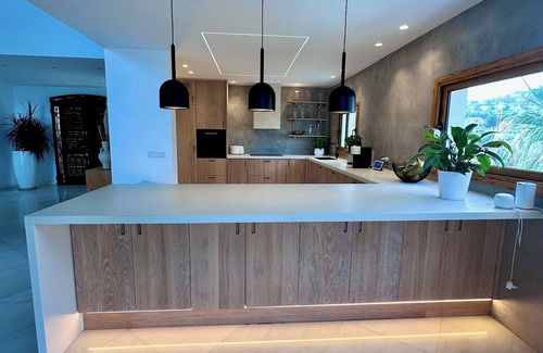 Cumbre del Sol Villa | Incredible seafront 4-bedroom luxury villa with infinity pool in Cumbre del Sol.