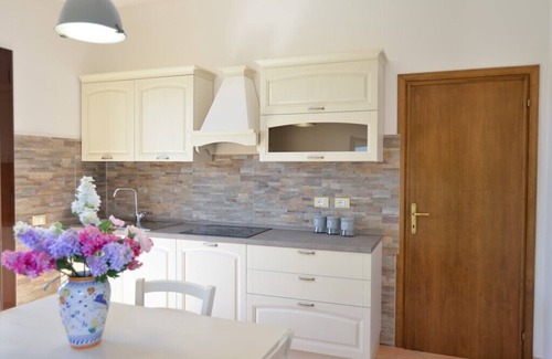 Casale Marittimo Apartment | Independent ground floor apartment with garden, parking space with sea view, 4 pax