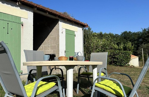 Diou Cottage | Independent house between canal and Loire, 600m² garden