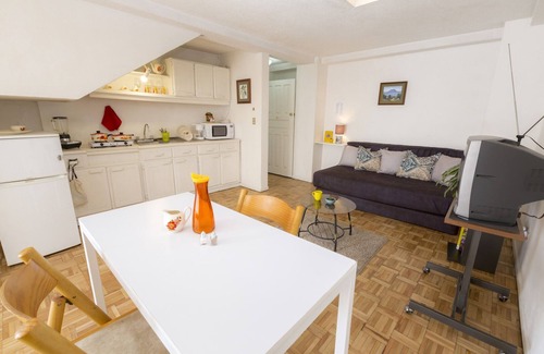 La Colon Apartment | Independent spacious Loft with Private Terrace at La Mariscal Alta Quito