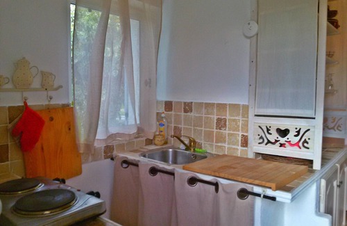 Carpentras House | Independent studio in the middle of a large garden with private terrace