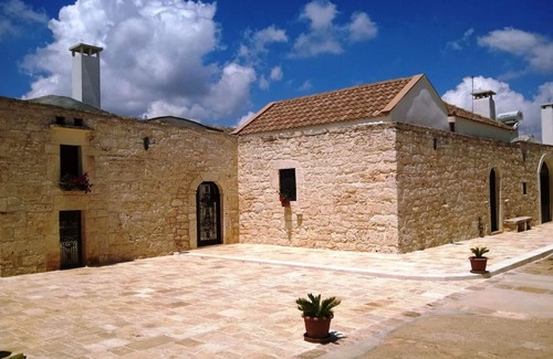 Ceglie Messapica House | INDEPENDENT TRIPLE AND ACCOMMODATION IN THE 1700'S SPLENDID MASSERIA WITH SWIMMING POOL - WIFI