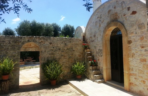 Ceglie Messapica House | INDEPENDENT TRIPLE AND ACCOMMODATION IN THE 1700'S SPLENDID MASSERIA WITH SWIMMING POOL - WIFI