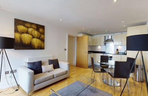 Isle of Dogs Apartment | Indescon court by Interhome