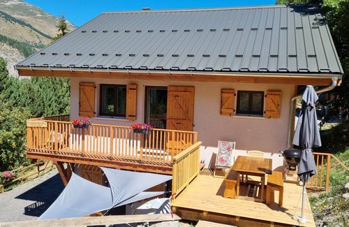 Valloire Ski Chalet | Individual chalet 6/8 pers. 90 m² on the edge of the piste