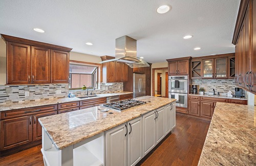 Colorado Springs House | INDOOR 44ft HEATED POOL,6BR 4BA,HOT TUB wPIKES PEAK VIEWS,POOL TABLE, SLEEPS 20!