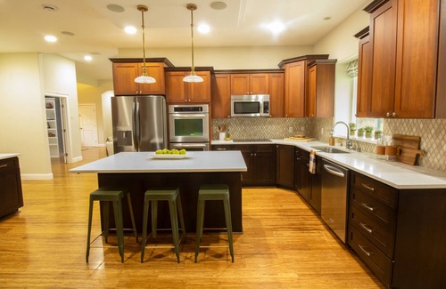 Meadow Lakes House | Indoor heated pool, sauna, exquistly decorted private retreat with gated drive