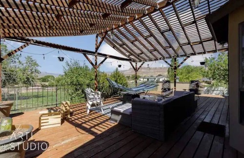 La Verkin House | Indoor Pool, Near Zion, 10+