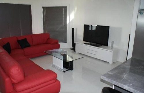 Port Hughes House | INDULGE AT THE DUNES