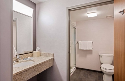 San Ramon Hotel | Indulge in Home Like Comfort! Spacious 1BR Suite, Pet-friendly, Free Parking!