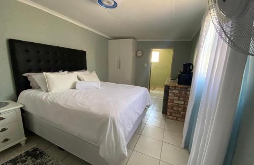 Uis House | Inecia's B & B