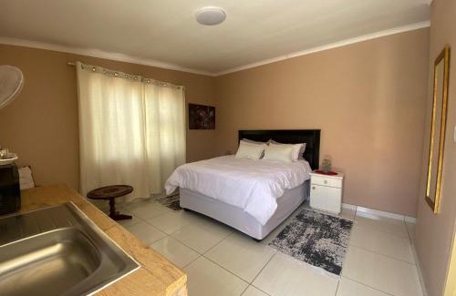 Uis House | Inecia's B & B