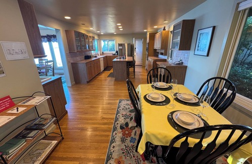 Eastsound House | Infinity House - Private Beach, Breathtaking Views, Just Minutes from Town