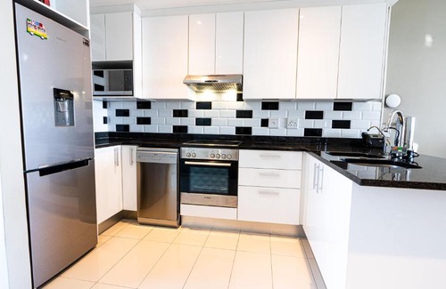 Bloubergstrand Apartment | Infinity Luxury Beachfront Apartment