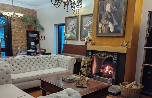 Fouriesburg Hotel | Ing at Sandstone