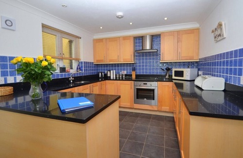 Kingswear Apartment | Inglewood Apartments