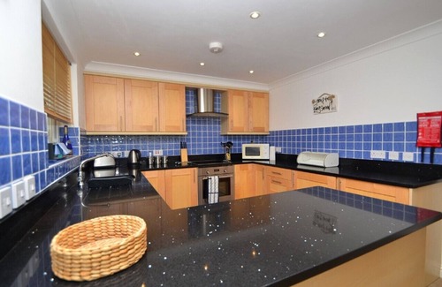 Kingswear Apartment | Inglewood Apartments