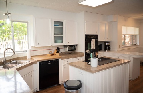 Burnet House | Inks Lake Open Water and Pet friendly home