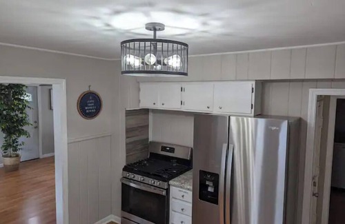 Geneva House | Inland Breeze, 10 min to GOTL, 10 to SPIRE, 🍷, 🐟