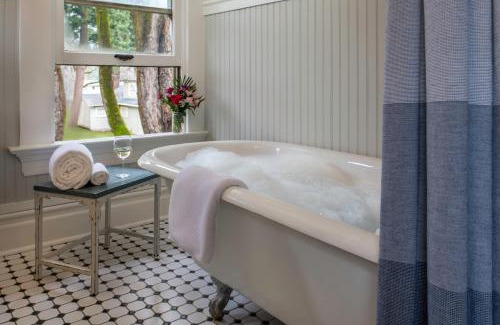 Hood River Bed & Breakfast | Inn at the Gorge