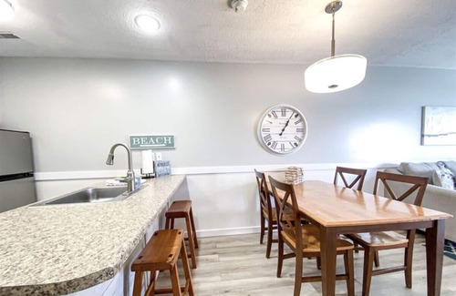 Harbor Village Condo | Inn Building Condo #203- Remolded with Lake View!