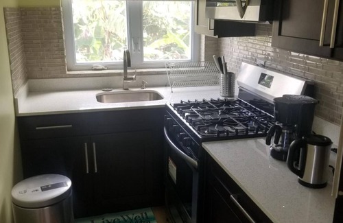 Port Antonio House | Inn The Town