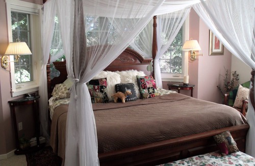 Friday Harbor Bed & Breakfast | Inn to the Woods B&B