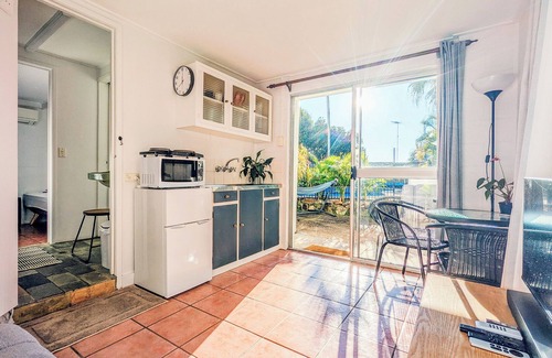 Milton House | Inner City Pool & Hot Tub Retreat, Downstairs Suite