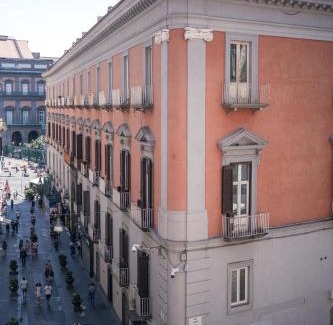 Quartieri Spagnoli House | Inside Chiaia Rooms
