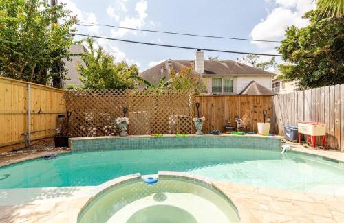 Uptown House | INSPERIT Home at Galleria with heated pool spa