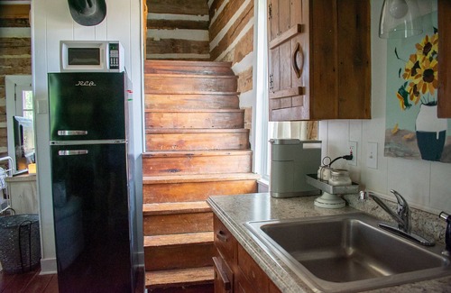 Columbia Cabin | Instaworthy Cabin. 31 Acre Farm. Pond. Fire Pit