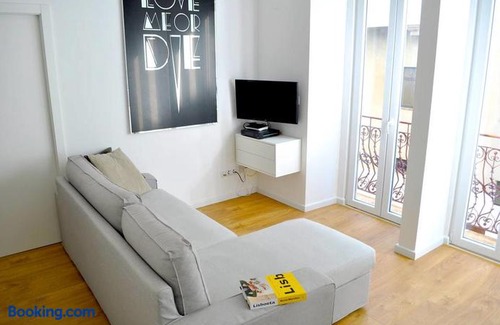 Lisbon Old Town Apartment | Intendente Terrace