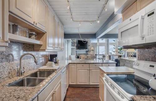 Snowmass Village House | Interlude Condominiums 3-Bedroom Unit 304
