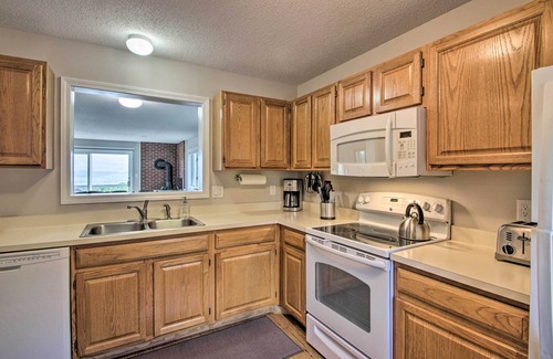 Intervale Condo | Intervale Family Retreat: Mtn View & Pool Access!